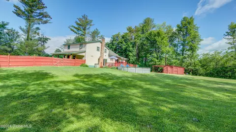 Exterior - 141 Morrow Rd, Amsterdam, NY 12010 photo 6 of 17