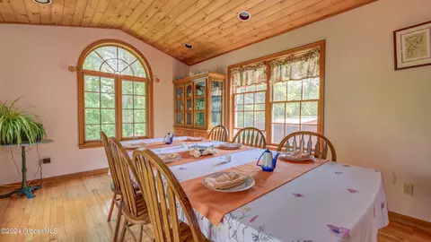 Dining - 141 Morrow Rd, Amsterdam, NY 12010 photo 4 of 6