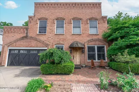 114 Middle Ave, Saratoga Springs, NY 12866