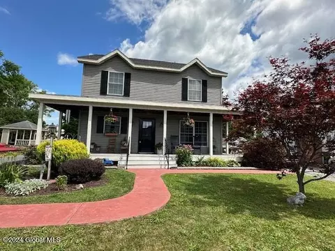 9 Wendell St, Ravena, NY 12143