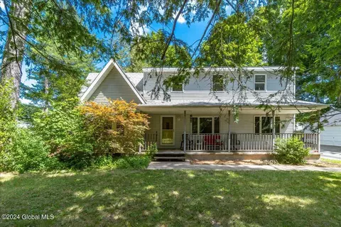 146 Gordon Rd, Schenectady, NY 12306