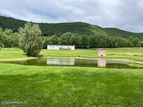 1183 Ashgrove Rd, Cambridge, NY 12816