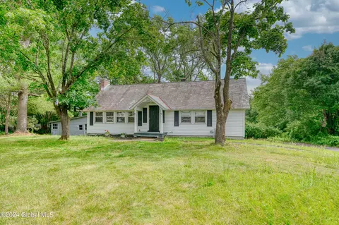 2888 W Old State Rd, Schenectady, NY 12303