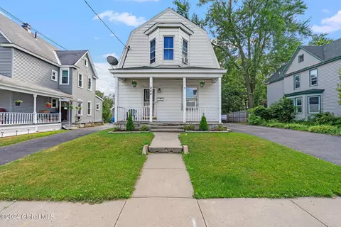 808 Thompson St, Schenectady, NY 12306
