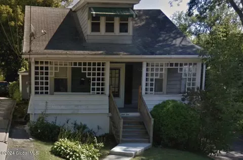 61 Pulaski St, Amsterdam, NY 12010