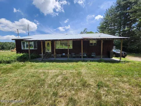 152 E River Dr, Lake Luzerne, NY 12846