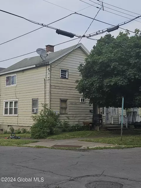 629 Lansing St, Utica, NY 13501