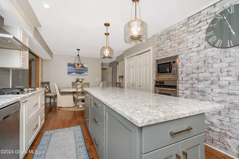 22 Ruxton Rd, Delmar, NY 12054 photo 17