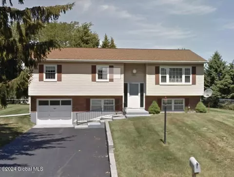 8 Graffin Dr, Latham, NY 12110