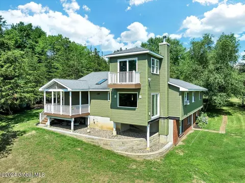 870 Western Rd, Castleton On Hudson, NY 12033