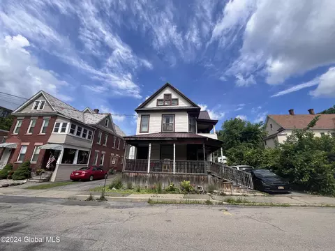 1 Degraff St, Amsterdam, NY 12010