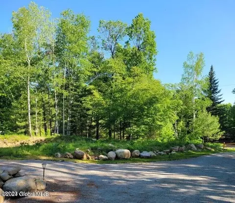 25 Berry Hill Way, Schroon Lake, NY 12870