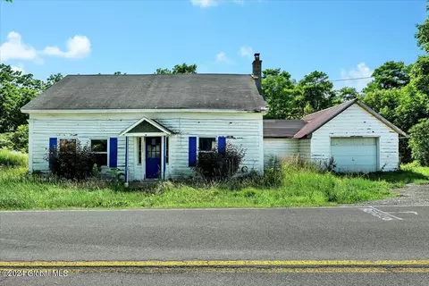 1303 S Schodack Rd, Castleton On Hudson, NY 12033