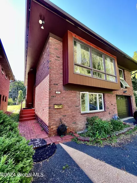 17 Prospect Ter, Albany, NY 12208