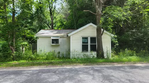 489 Angel Rd, Corinth, NY 12822