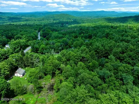 115 Hawthorne Hill Rd, New Lebanon, NY 12024