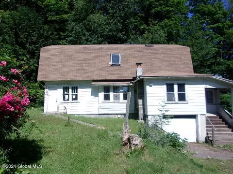 102 Heagle Rd, Johnstown, NY 12095