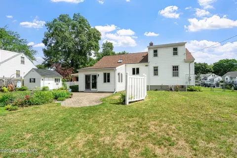 Exterior - 1043 Peter Rd, Schenectady, NY 12303 photo 14 of 15