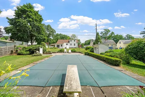 Exterior - 1043 Peter Rd, Schenectady, NY 12303 photo 11 of 15
