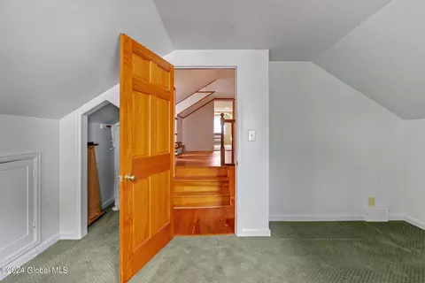 Bedroom - 1043 Peter Rd, Schenectady, NY 12303 photo 4 of 10