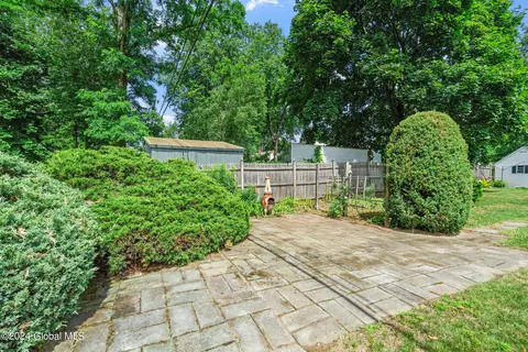 Exterior - 1043 Peter Rd, Schenectady, NY 12303 photo 8 of 15