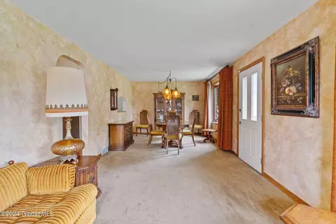 Dining - 1043 Peter Rd, Schenectady, NY 12303 photo 1 of 5