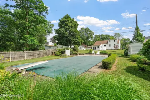 Exterior - 1043 Peter Rd, Schenectady, NY 12303 photo 10 of 15