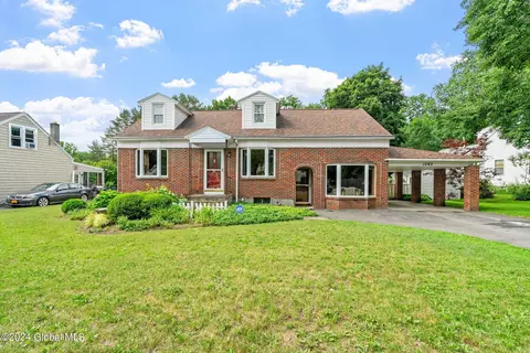 Exterior - 1043 Peter Rd, Schenectady, NY 12303 photo 1 of 15