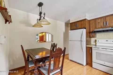 Dining - 1043 Peter Rd, Schenectady, NY 12303 photo 5 of 5