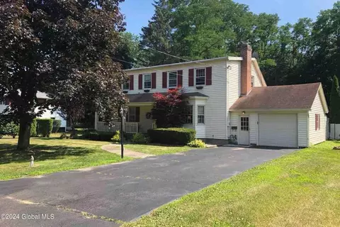 5 Lee Rd, Glenville, NY 12302