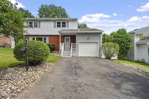 60 Wood Ter, Albany, NY 12208
