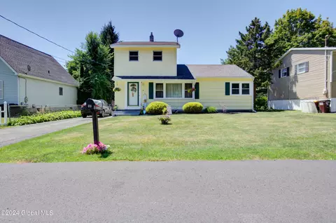 18 Magill Ave, Troy, NY 12180