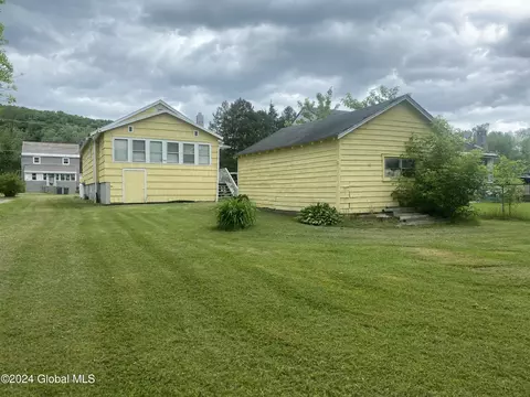 Exterior - 50 Champlain Ave, Whitehall, NY 12887 photo 1 of 2