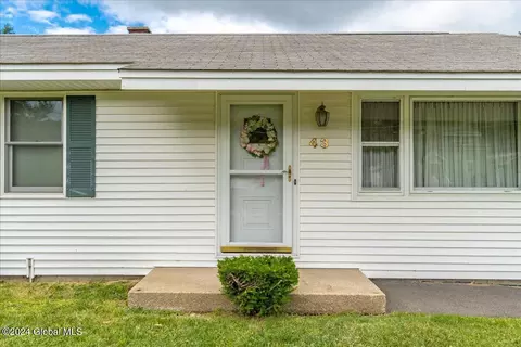 43 Bleakley Ave, Troy, NY 12182 photo 6