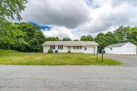 43 Bleakley Ave, Troy, NY 12182 photo 9