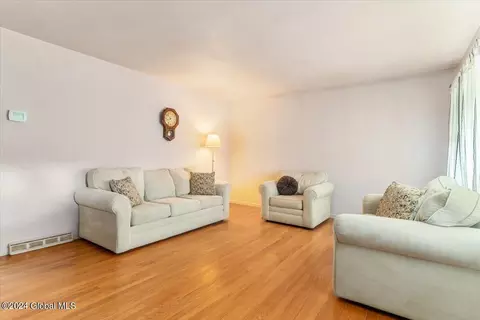 43 Bleakley Ave, Troy, NY 12182 photo 2