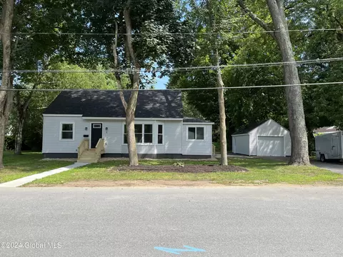 2 Mohican Terrace Ter, Hudson Falls, NY 12839
