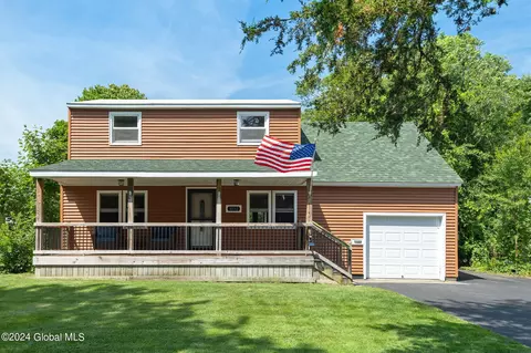 1032 Peter Rd, Schenectady, NY 12303