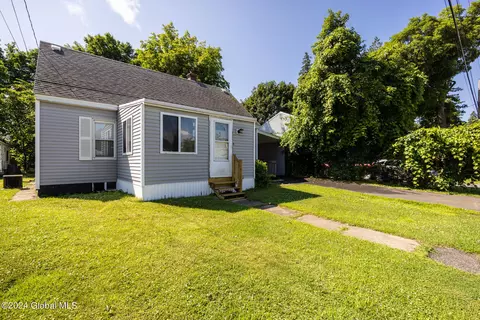 44 Fox Ave, Schenectady, NY 12304