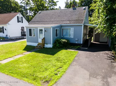 44 Fox Ave, Schenectady, NY 12304 photo 4