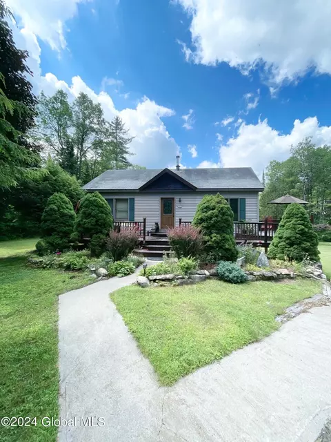 29 Walter Foote Rd, North Creek, NY 12853