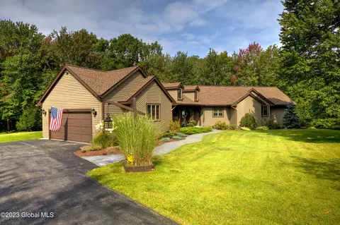 71 Foster Rd, Cropseyville, NY 12052
