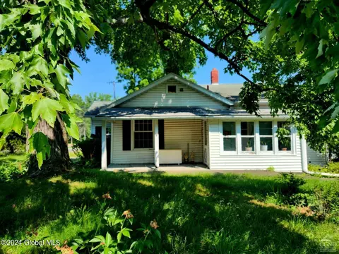 84 Washington Ave, Coxsackie, NY 12051