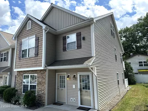 2000 Curry Rd #28, Schenectady, NY 12303