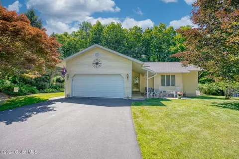 16 Clarks Chapel Rd, Nassau, NY 12123