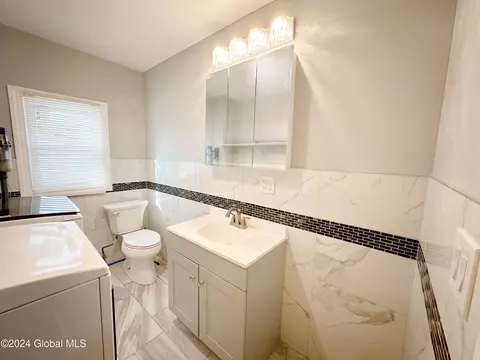 1110 Webster St, Schenectady, NY 12303 photo 8