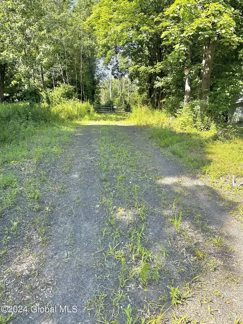 1 Morey Park Road, Schodack, NY 12123