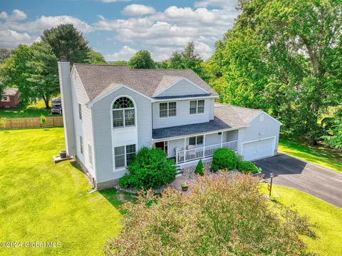 26 Dino Lisa Dr, Poestenkill, NY 12140