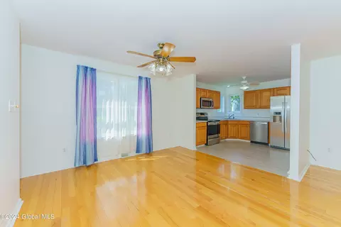401 Deer Path, Schenectady, NY 12306 photo 17