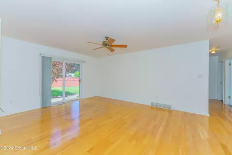 401 Deer Path, Schenectady, NY 12306 photo 15